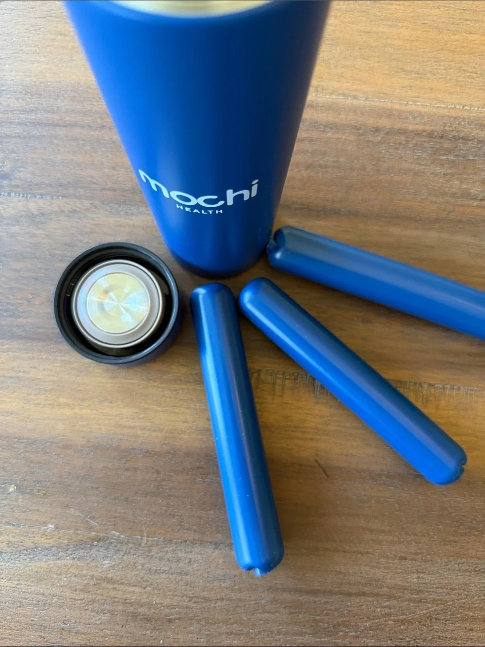 Mochi Health Blue Insulated Drink Bottle with Gel Packs